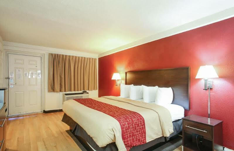 Red Roof Inn North Dallas - Park Central Dış mekan fotoğraf